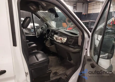 2021 Ford Transit-250 z USA, uszkodzony, nr VIN 1FTBR1C8XMKA10485